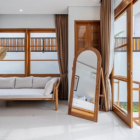 Special Offer! Elegant 2-Bedroom Villa With Large Pool In Canggu! Экстерьер фото