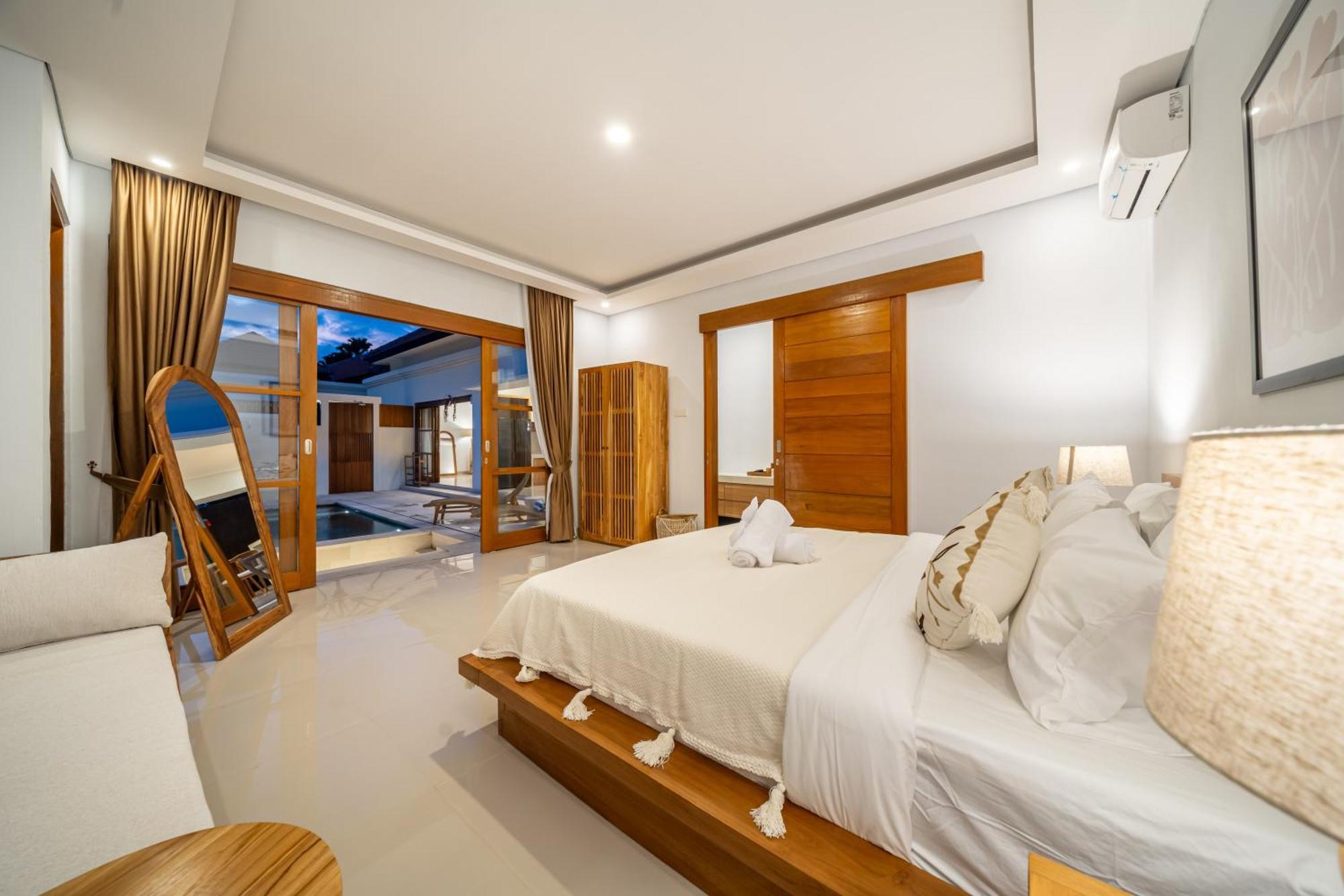 Special Offer! Elegant 2-Bedroom Villa With Large Pool In Canggu! Экстерьер фото