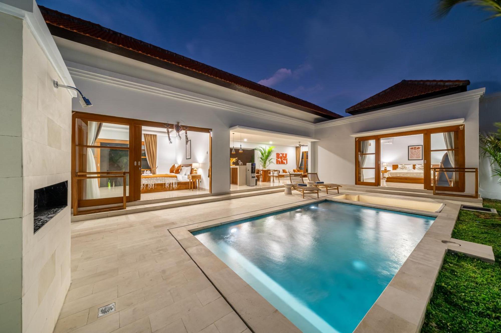 Special Offer! Elegant 2-Bedroom Villa With Large Pool In Canggu! Экстерьер фото